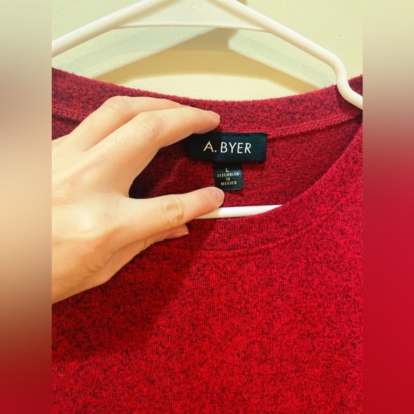 Long Sleep Top with a Tie at the end - Picture 3 of 3